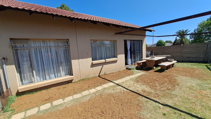 4 Bedroom Property for Sale in Uitsig Free State